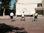 بالصور: استمرار المنافسة على دوري الهدى لكرة القدم في مدينة الرملة 